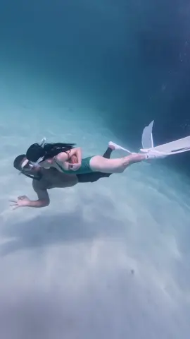 Chị khách bảo chị không biết lặn nhưng muốn có video , oke em lặn cùng chị 🤿🤿#dulichvietnam #phúqúyisland #Freediving #lănbien #cặpđôi #điphuquythoi #ftp #xuhuongtiktok #xuhuong 