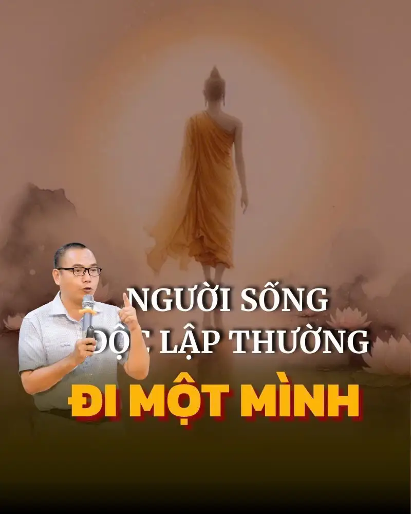 (Vì không dựa ai, nên phải tự dựng cả bầu trời cho mình) 🎙 Nội dung: Người sống độc lập – không phải vì họ thích cô đơn, Mà vì họ chấp nhận cô đơn để giữ lấy tự do và giá trị riêng. 📿 Cổ nhân có câu: “Chân cứng đá mềm – lòng vững sóng lặng.” Kẻ mạnh không ồn ào, người bản lĩnh không phô trương. Họ chỉ lặng lẽ đi – và đi rất xa. 💡 3 điều thường thấy ở người sống độc lập: Không chia sẻ quá nhiều – vì không cần được thương hại. 👉 Họ đau trong lặng, gồng trong im, nhưng vẫn bước tiếp. Không trách ai – vì biết mọi thứ là do mình chọn. 👉 Không dựa ai, nên không oán ai. Tự chịu – tự lớn. Càng ít người bên cạnh – càng nhiều tiếng nói bên trong. 👉 Họ hiểu mình, nghe mình, sống đúng với mình. ✅ Kết: Người độc lập không phải là người lạnh lùng – Mà là người đã đủ từng bị bỏ rơi, để biết tự ôm lấy chính mình. Đi một mình – không đáng sợ. Sống dựa dẫm cả đời – mới thật sự đáng tiếc. #tranvietquan 