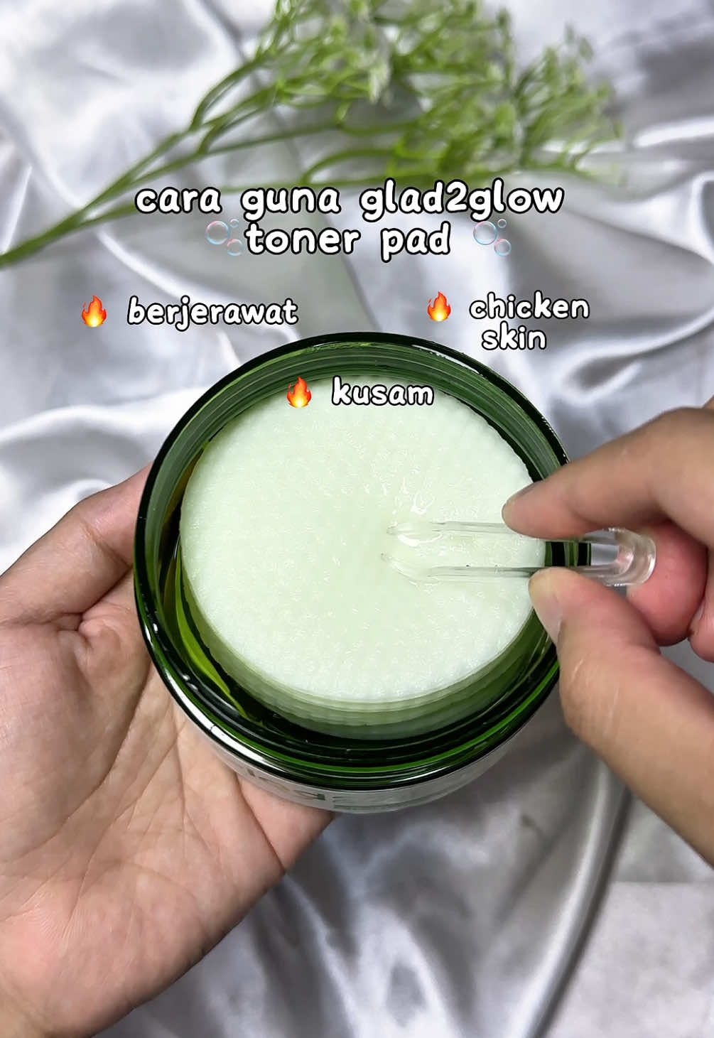 rupanya mudah ja guna exfoliating toner pad glag2glow ni ✨ ##journeyofrevival #tripleacid #g2gtonerpads #tonerpads #g2g#tonerpadglad2glow #fypシ゚viral 