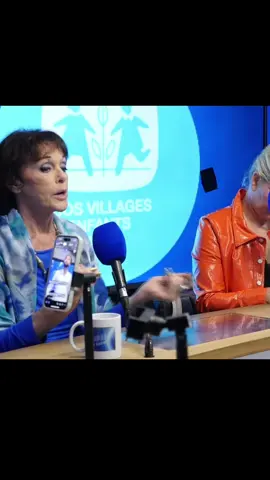 Après 32 ans, Anny Duperey affirme  avoir été virée de  SOS villages d’enfants Émission disponible en replay sur scrolltvradio.com.  #annyduperey #sosvillagesdenfants #judithgodreche #karimsebbouh #cavascroller #polemique 