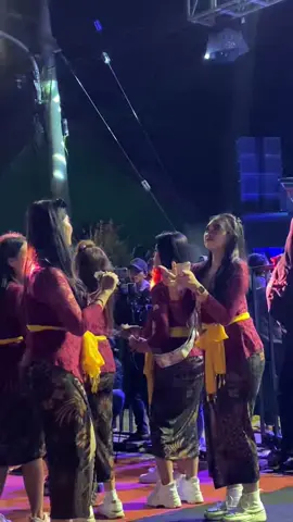 ojo sampek fyp nek nggon e mbak e😭🤣 #karnaval #karnavalsoundsystem #karnaval2025 #karnavalmalang #karnavalsukomulyopujon #sukomulyo #karnavalhoreg #karnavalpujon #soundhoreg 