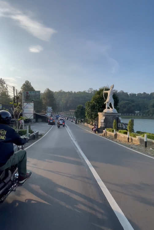 Cuaca secandu ini ya kali gak di video😍 . . Video take by: @abayy_12  #wanayasakekinian #purwakarta #wanayasa #wanayasapurwakarta #purwakartakekinian #purwakartazamannow #reels #reelsinstagram #situwanayasa #explorpurwakarta #jalirjanji #fyp #beranda 