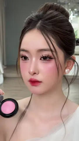 Xinh iu thế nhờ! ai thích tone này ko?hihi#makeup #videoviral #xuhuongtiktok #makeupbinhduong #dientruongmakeup💄🍓 #makeupcodau #Lamdep #daotaohocvienchuyennghiep 
