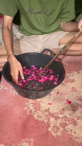 ngumbah keres sek wo🗡️#malamsatusuro #kerispatih #mandiinkeris #xybca #fypppppppppppppppppppppppppppppppp 