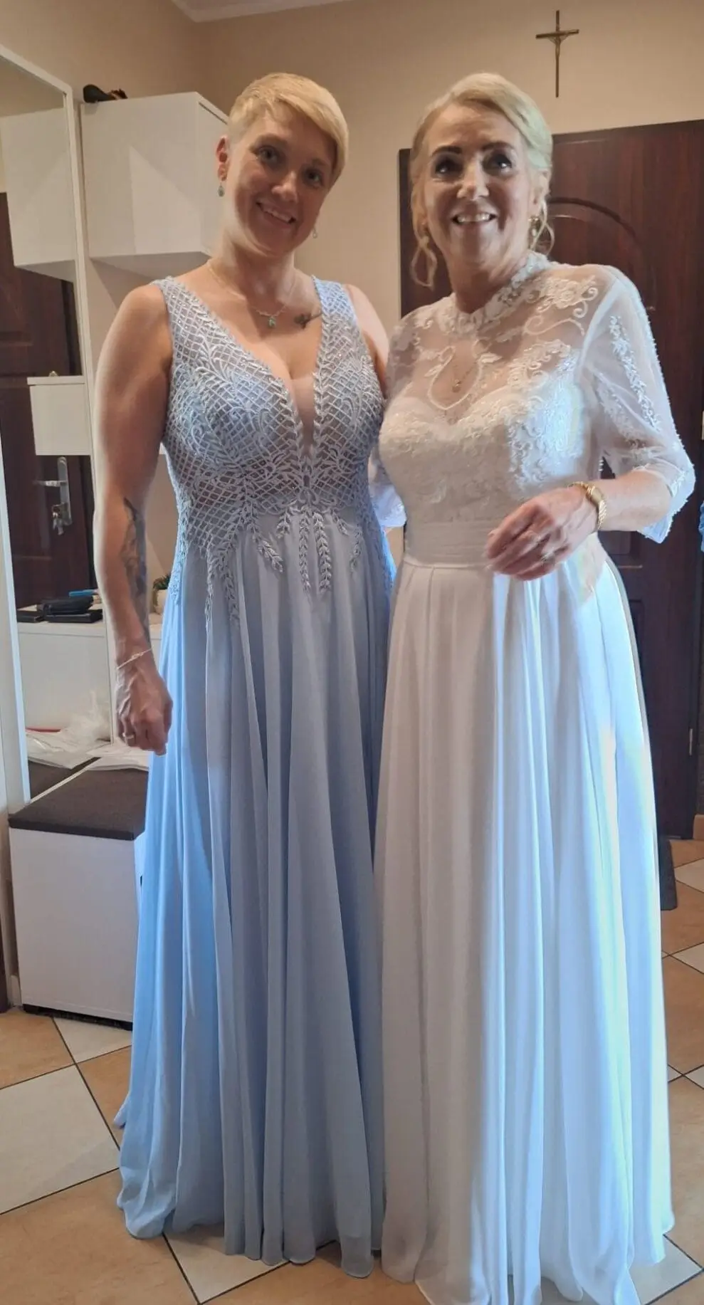 WOW! WOW! WOW! 😍🔥🥰 NASZE PRZEPIĘKNE ZADOWOLONE KLIENTKI 😍❤️💞🥰 W modelach 🩷🌸🩷QUEEN i GREYS 🩷🌸🩷 Bardzo dziękujmy za zaufanie i przesłane zdjęcie ❤️ WYGLĄDAJĄ PANIE ZJAWISKOWO 🥰😍🔥 Jesteśmy zachwycone!!!! 😍  Uwielbiamy Wasze zdjęcia! ♥️ Będzie nam bardzo miło jak wyślecie nam swoje w naszych sukienkach 🥰♥️😘 . . . . . . . . #dress #dresses #pretty #prettywomen #sukienki #sukienkiPoznań #18stka #wesele #maxidress #waszezdjecia 
