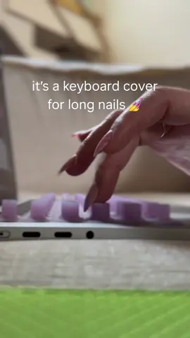 it’s a keyboard cover…for long nails 💅 💅: @Glamnetic  #longnails #nailtech #corporategirl #pressons #acrylics