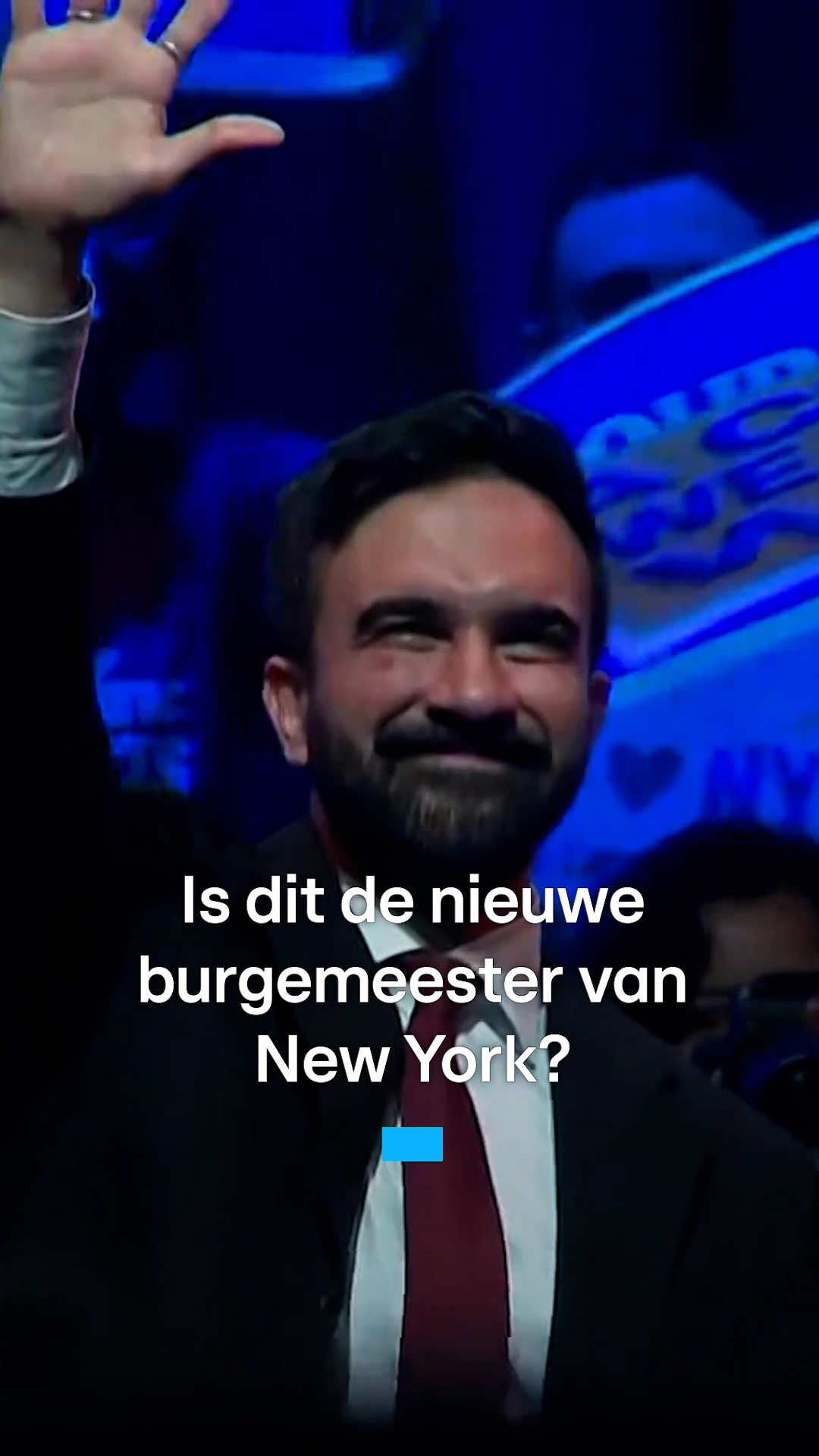 De 33-jarige Zohran Mamdani wordt waarschijnlijk de nieuwe burgemeester van New York. Wie is deze man, die is geboren in Oeganda, pas vijf jaar in de politiek zit en vooral populair werd via social media? #zohranmamdani #nyc #mayor #burgemeester #rtlnieuws #newyorkcity 