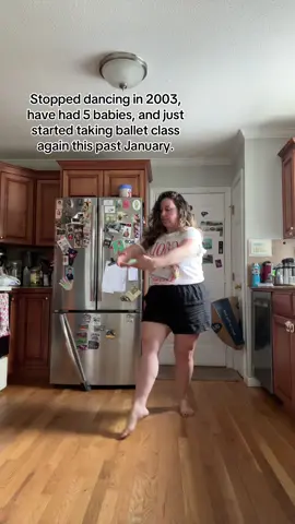 My body *knows* what do do, but my muscles need to be retrained. #neverstopdancing #dancemom #ballet #40 