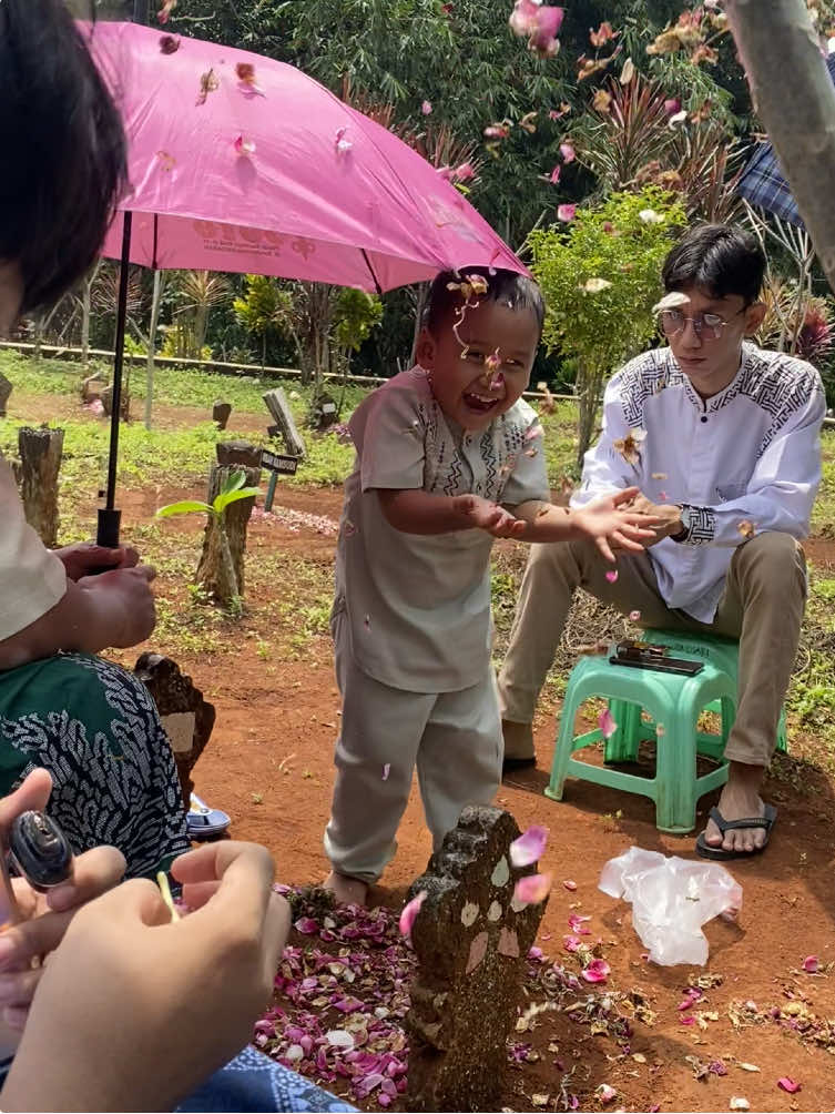 bunga tabur yg sesungguhny 🙏🏻 #toddler 