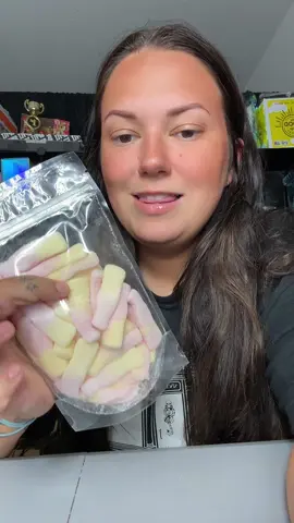 Fizzy pop strawberry banana candy?! #fyp #strawberry #banana #candy #fizzycandy 