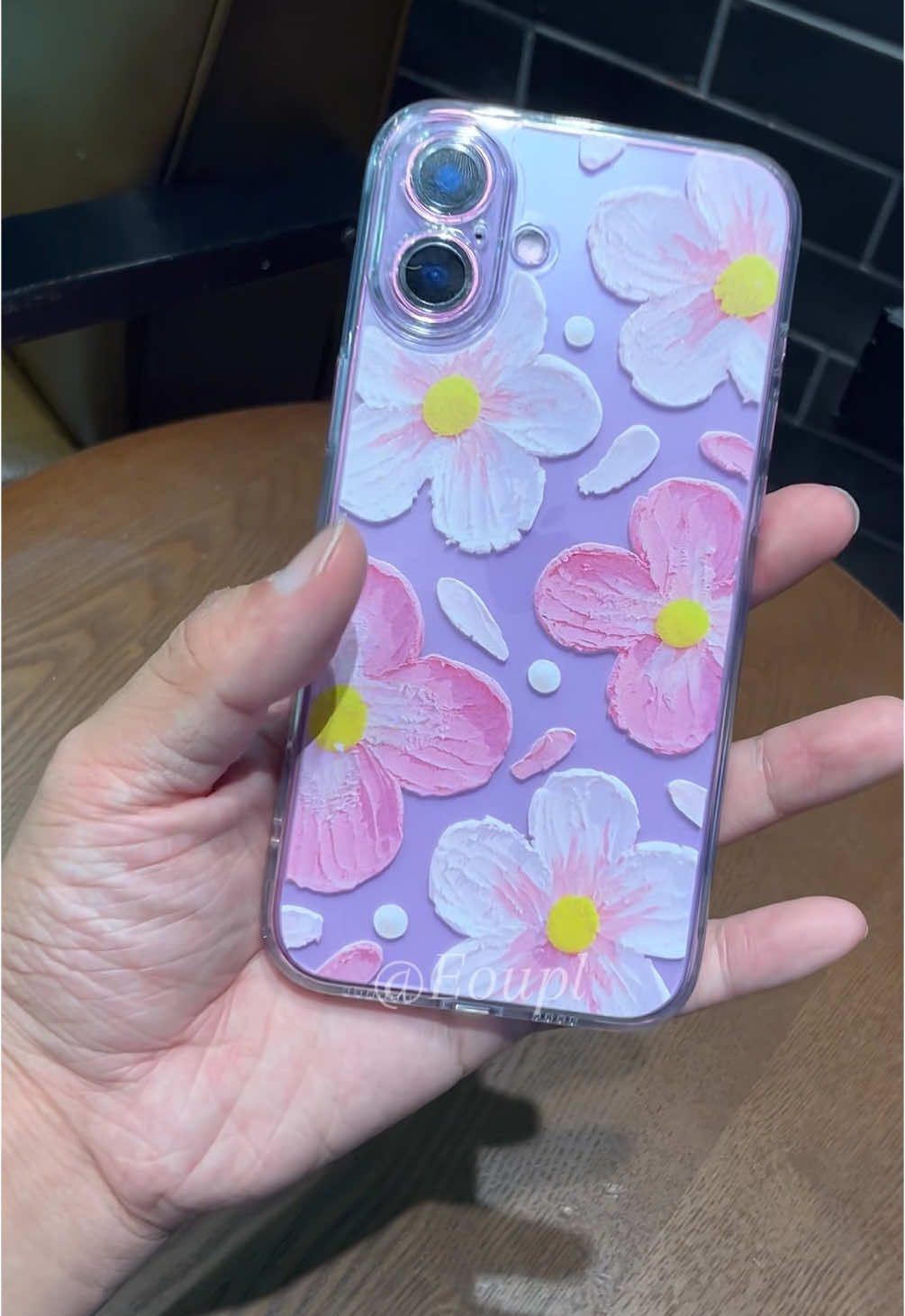 A clear case with painted calm 🌸 Minimal and cute. #phonecase  #iphonecase  #iphone16promaxcase  #iphone15promaxcase  #iphone14promaxcase  #iphone13promaxcase  #iphone12promaxcase  #iphone11promaxcase  #cutecase  #dealsforyoudays  #WJ 