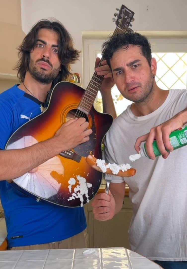 They made spaghetti gelato? #lionfieldmusic #comedy #spaghetti #italian 