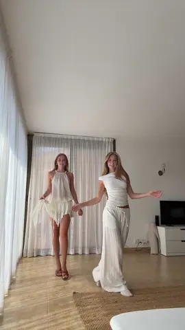🤍 Dc: @Saša  & @Jessi #twins #foryou 