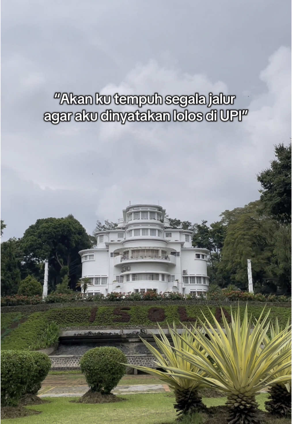 “Aku mohon terimalah aku disana”✨😔🥺#katakata #viral #fyp #xbyzca #masukberandafyp #upi #bumisiliwangi #setiabudi #bandung 