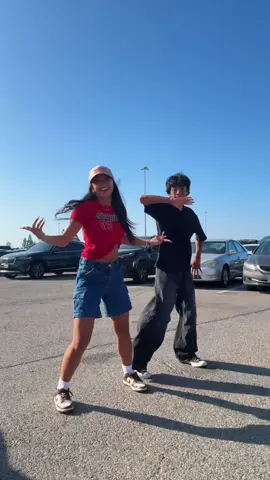 Tailgateee😛 @Sheaden Gabriel (dc: @nianaguerrero) #dance #dancers #hiphop #Summer 