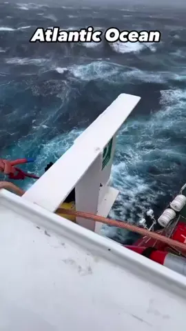 #ocean #viral #foryou #atlanticocean #scaryoceans #omgpage #waves #sea #northsea 