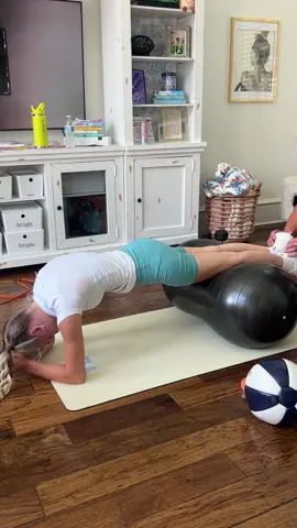 My lower core is getting so much stronger and I'm so proud 🥹 #quadriplegic #makaylanoble #spinalcordinjury #adaptedworkout #adaptedlife 