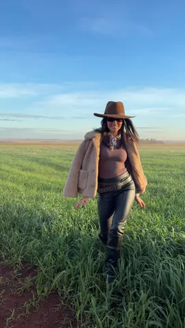 Fit check cowgirl skin 🤠🌾🐏 #cowgirl #farm #look #fitcheck 