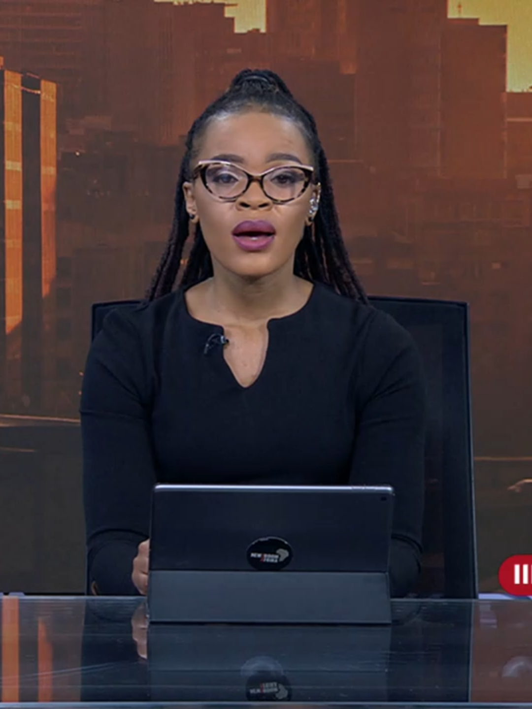 Bangcwatyiwe abafundi ababini besikolo samabanga aphakamileyo iJumba namhlanje eNgqeleni kude kufuphi naseMthatha. uAlive Vava noThabisile Khumalo babhubha ngethuba ibhasi yabo yesikolo ikhukuliseka kwiimpuphuma ezathwaxa ngamandla eMpuma Koloni ebutsheni balenyanga #iindabazethu