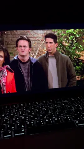 #friends #rossgeller #phoebebuffay #monicageller #chandlerbing #joeytribbiani #foryou #foryoupage #fyp 