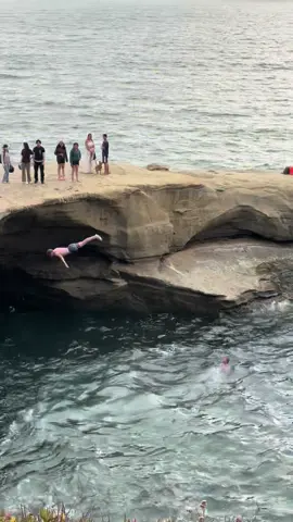 Nothing like jumping into crystal-blue water at Sunset Cliffs 🌊💦 Pure San Diego magic all day long!  #SunsetCliffsSanDiego #LaJollaAdventures #JumpInAndLive