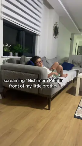 HELP WHY DID HE GET SO SCARED 😭 #fyp #xyzbca #littlebrother #nishimurariki #niki #enhypen #funny #scared #viral #NIKI 