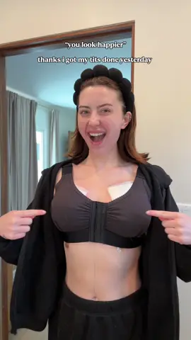 Instant mood booster 😌🤪 #postopcare #postop #surgery #breastreduction #transformation #breastaugmentation #surgeryvlog #dayinmylife #breastlift 