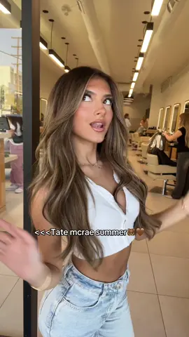 Bring it back 🤭 @Coco Quinn wearing 2rowz of #habithiddenextensions & @Habithairx in caramel brownie 🤩 #hair #hairextensions #habitsalon #habithiddenextensions #hairby_chrissy 