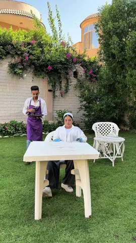 الجزء الاول من (عامل النظافه)😱💔#elkomanda_1 