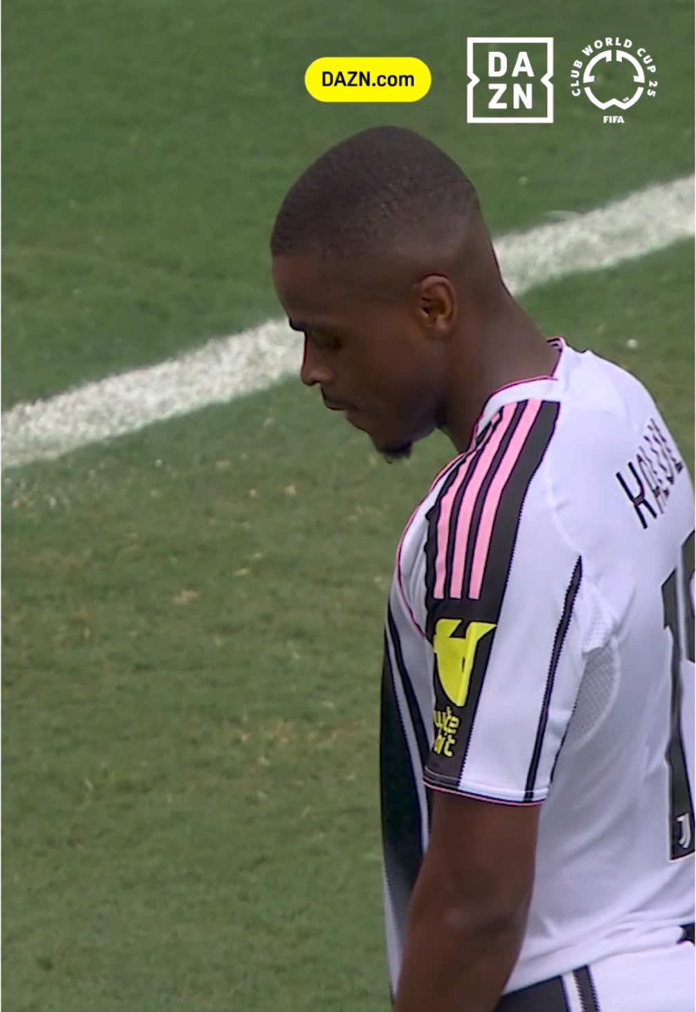 🥶 | Le CSC malheureux de Pierre Kalulu. ❌🇫🇷 #FIFACWC #TakeItToTheWorld #kalulu #juve #csc  Suivez la rencontre gratuitement sur DAZN.