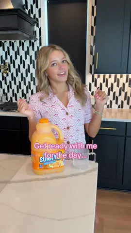 Morning routine 🧡✨🫶🏼 #fyp #viral #skincare #grwm #hair #hairtok #preppy #mom #daughter #teen #momanddaughter #morningroutine #sunnyd @SUNNYD 