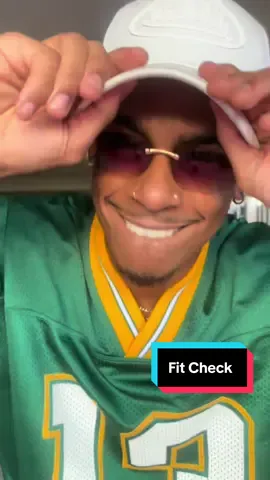 I swear I’m not a Packers fan 😂 Quick fit check to show yall what I’m working with.  Lmk how you guys feel about the fit  #modeling #mensfashion #stylingreel #fashiontiktok #fitcheck #streetwear #fyp 