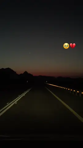 يا دنيا لا تعذبيني واللي بيا مكفيني 💔#💔🥀 