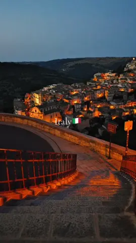 Italy🇮🇹 #traveltok #beautifuldestinations #travel #magicalplaces #PlacesToVisit #nature 