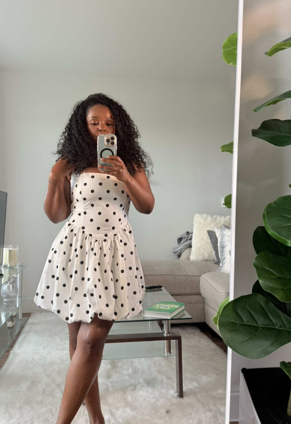 Should I keep the dress or should I return the dress? #dress #keeporreturn #blackandwhitedress #summervibes #summerdress #houstoninfluencer #houstoncontentcreator @SHEIN 
