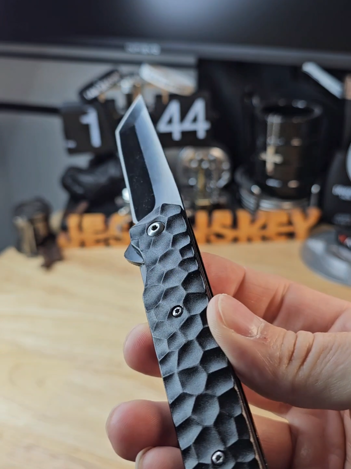 #foldingknife #knife  Go get you one! #TikTokShopCreatorPicks 