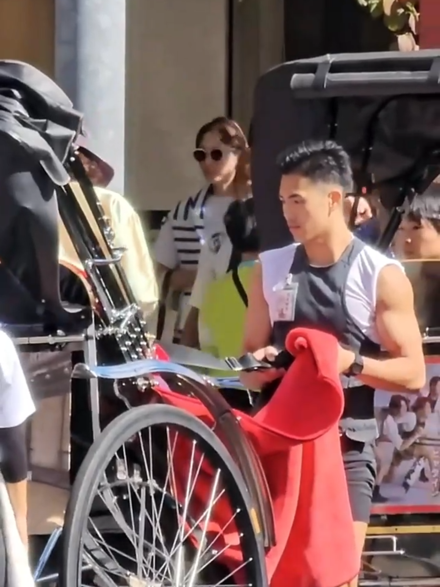 Tokyo Muscle Rickshaw Puller 东京体育生人力车夫 #hunk #muscle #asianhunk #asianmuscle #beautifulmusclemale    #肌肉 #肌肉男孩 #帅哥 #tokyo #rickshawpuller