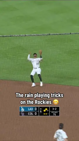 “BLAME IT ON THE RAIN” ☔️ (via @MLB, SpectrumSN) #MLB #baseball #dodgers #rockies 