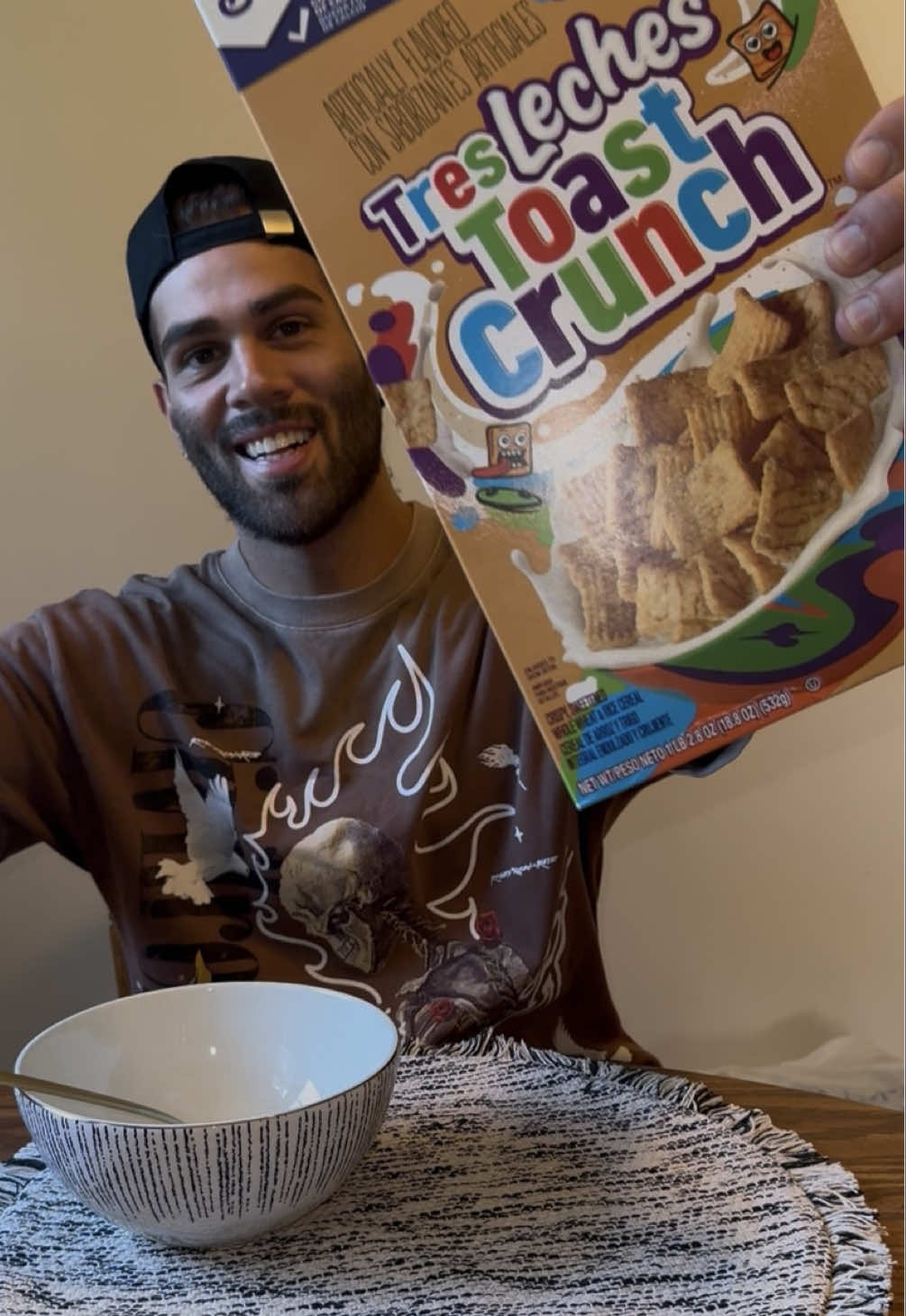 Trying some Tres Leches Toast Crunch. 😮‍💨🥣🔥 #cinnamontoastcrunch #tresleches #cerealreview #foodreview #Foodie #tastytok #loveislandusa #snacktok #cereal #breakfast #milky #creamy #crunchy #brandnew #limitededition #viral #foryou 