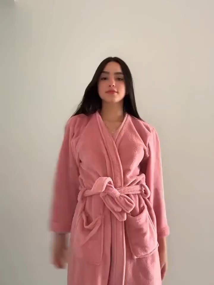 Nos Siga que sigo de volta, copie o link e faça sua compra - Arrase com nosso vestido longo em suplex, super elegante e sexy! ✨ Com fenda, costas nuas trançadas e modelagem que empina o bumbum, é puro charme. Perfeito para ocasiões especiais onde você quer brilhar. Siga a gente para mais looks incríveis que valorizam suas curvas! 💃🔥 Link: https://s.shopee.com.br/60FowEc9tb #mulher #homem #poderosa #empoderada #presente #amor #academia #saúde #beleza #romance #amor #paixão #charme #estilo #classe #LookVerão #ConjuntoFeminino #EstiloComfy #LookVerão #RoupasFemininas #EstiloComConforto #Vizzano #LookDeFesta #BrilhoNoPé