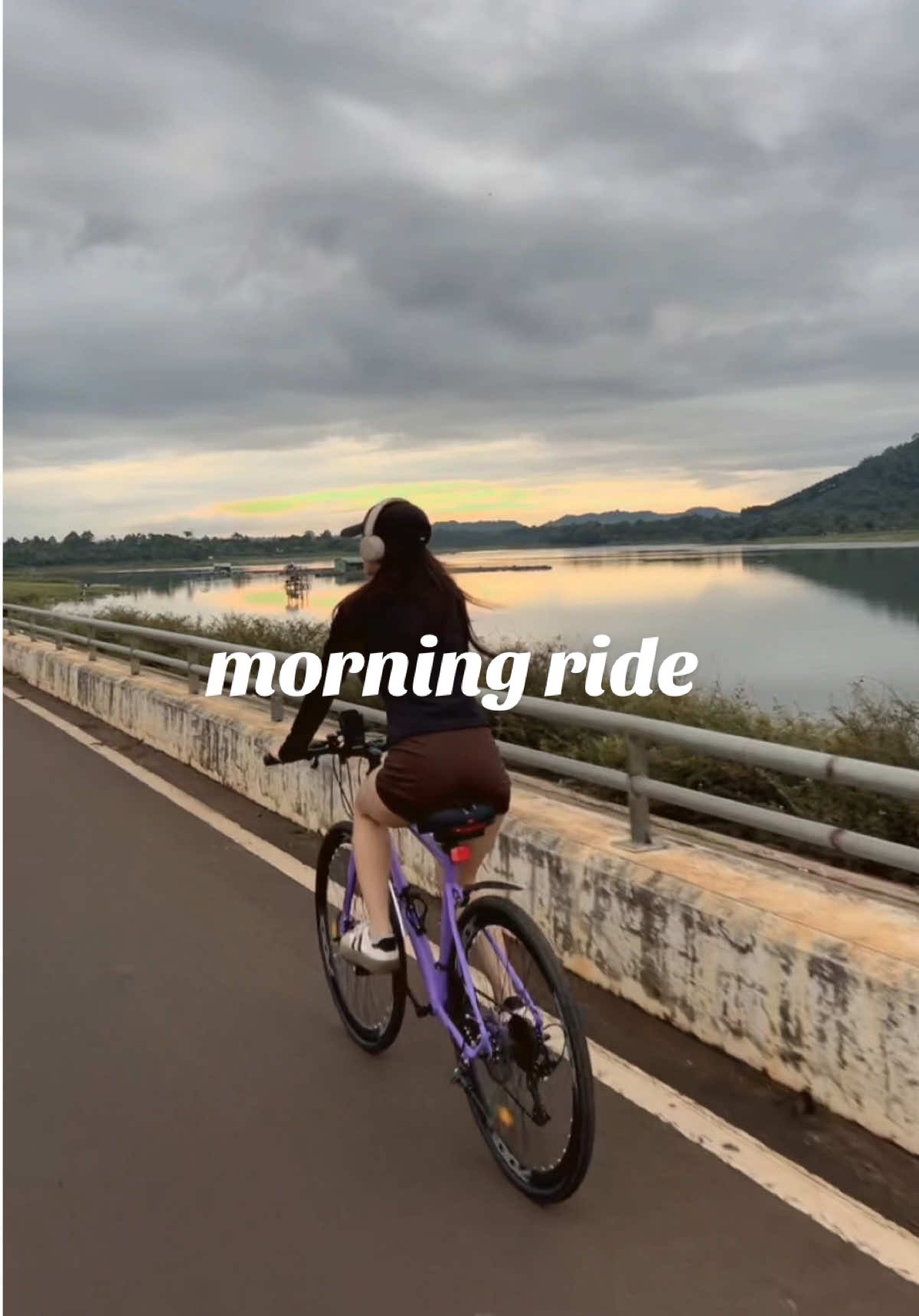 lúc nào cũng đạp xe về trước khi mặt trời mọc vì sợ nắng 🤓 | morning cycling #morningride #adayinmylife 