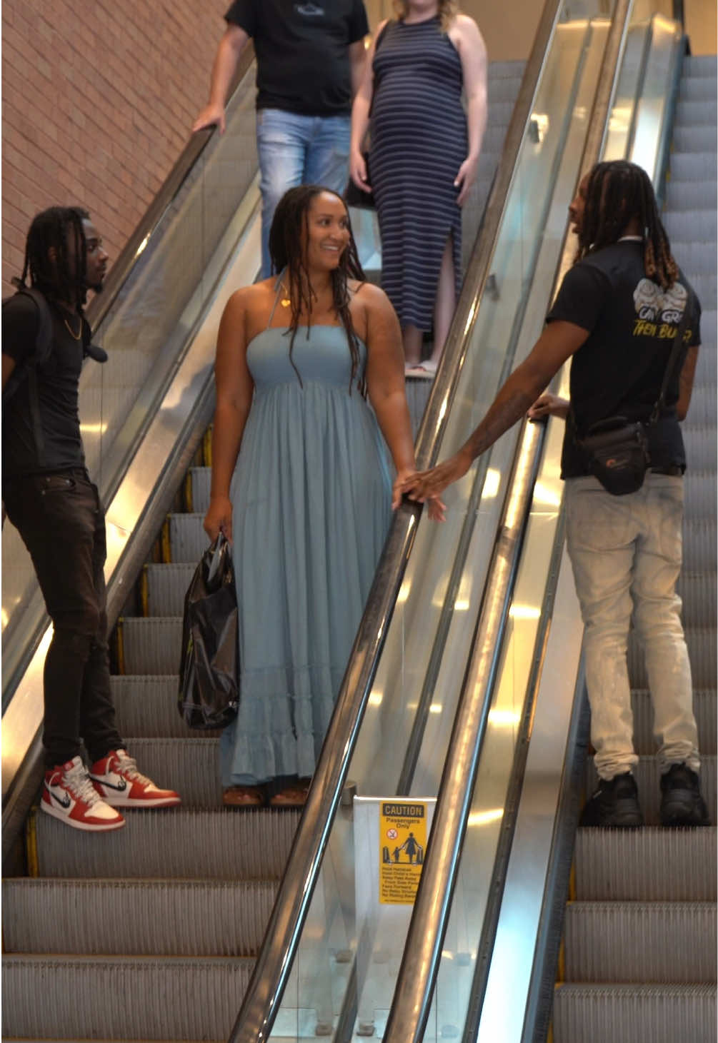 Escalator prank🤣 #fyp #xyzbca #viral 