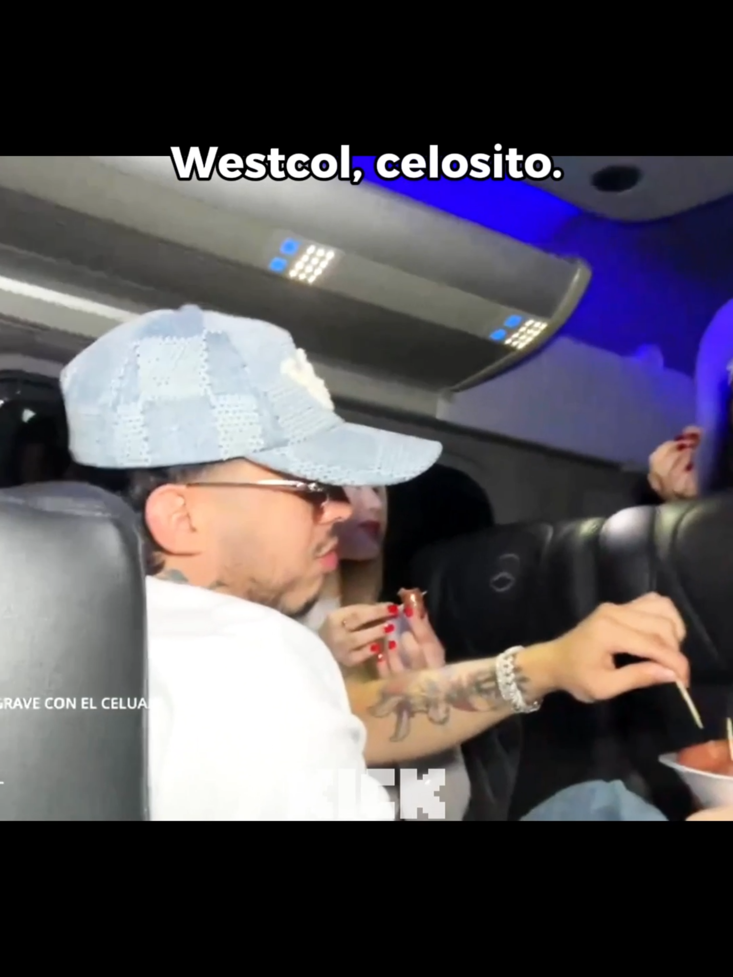 Westcol, celosito. #westcol #twitchwestcol #kick  #westcoltiktoker #reaccion #paratii  #stream #streamers #videoviral #amigos  #elchanty #daren #mujeres #mujer #pareja