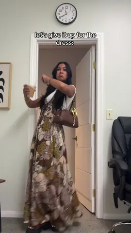 Summer time means dresses to work!!! This one is from free people and has pockets!! 💕 #Summer #therapistfit #therapist #SummerFit #fashion #outfitinspo #privatepractice #style #southasian 