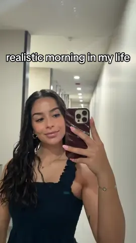 realistic mornings in my life are alwaysss rushed lol also I didn’t eat breakfast 🥲 #morningroutine #Vlog #minivlog #latinacontentcreator #corporatelife #morninggymroutine #ditl #diml #realisticmorningroutine 