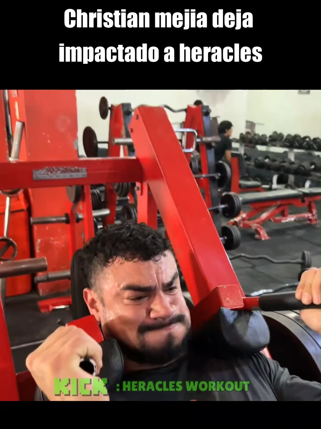 una bestia @christianmejiapro  #kick #heracles #viral_video #videoviral #random #humor #streaming #clipsvirales #perú #clipviral #streamer #irl #kickclips #clips #entrenamiento #gym #culturismo  @heracles_workout