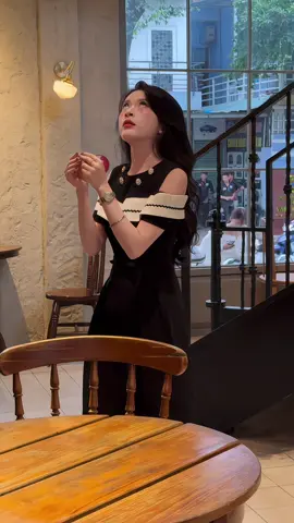 #xhuong #xh #tiktok #vayxinh #thoitrang #homnaymacgi #thoitrangcongso #viral #trending #homnaymacgi #trend #LearnOnTikTok #phoido #xhtiktok #style #quanao #fashion #outfit #fyp #foryou #thoitrangtiktok 