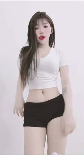 Bị đau nhg vẫn đam mê nhảy 😂#xuhuongtiktok #xuhuong #xuhuongtiktok #trieuview 