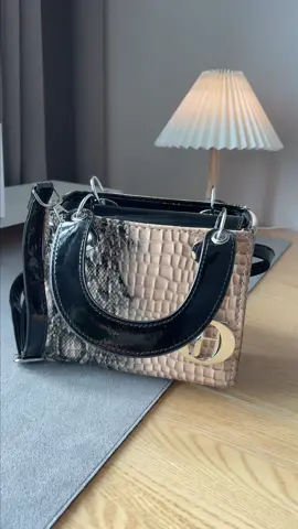 #tiktokshop #tiktokmademebuyit #tiktokshopfinds #flashsale #totebags #purse #handbags #luxurybag #tiktokshopmemorialday #chinasupplier #minibags 