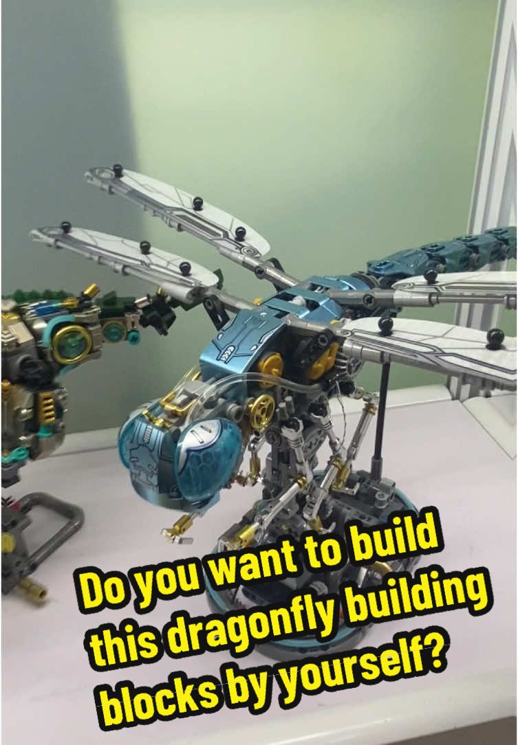 Do you want to build this dragonfly building blocks by yourself?#buildingblocks #buildingblock #craft #springtok #bouquet #lego #moc #meiji #giftforhim #giftforboyfriend #boystoys #homedecor #mechaniclife #mechanical #mechanicaltoy #mechanictoys #punktok #animaltoys #mensgifts #buildingbricks 